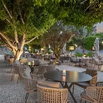 Melas Hotel Side